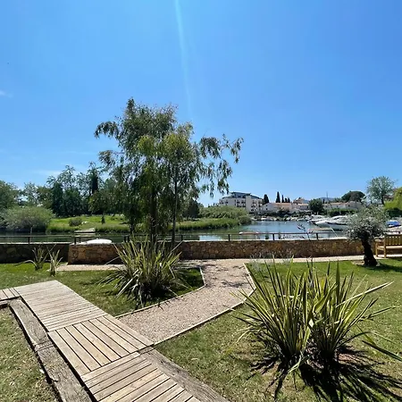Camping Les Cigales 4*