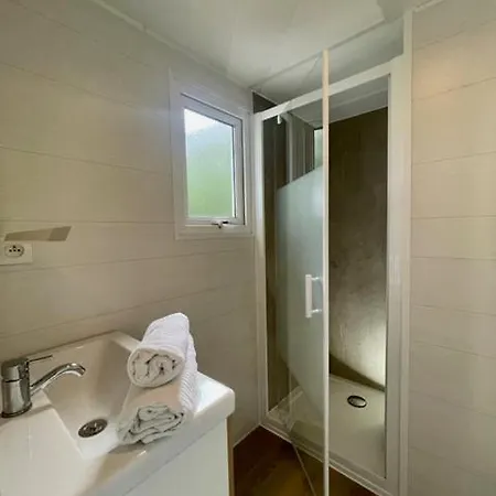 Les Cigales 망들리유 라 나플