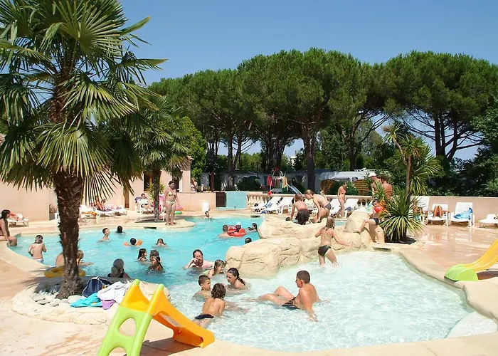 Les Cigales Kemping 4*